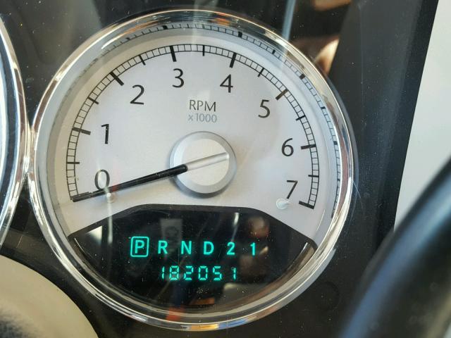 1A8HW58228F131243 - 2008 CHRYSLER ASPEN LIMI 银色 照片 8