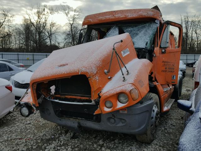 1FUJBBCG06LU69494 - 2006 FREIGHTLINER CONVENTION ORANGE photo 2