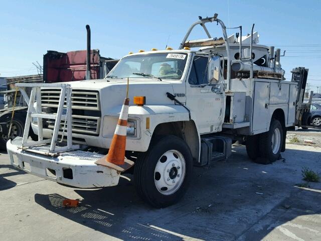 1FDMF60H2JVA26687 - 1988 FORD F600 WHITE photo 2