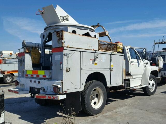 1FDMF60H2JVA26687 - 1988 FORD F600 WHITE photo 4