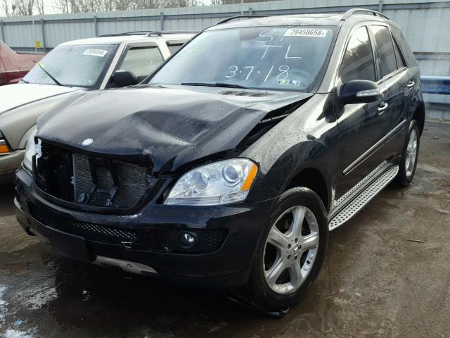 4JGBB75E57A179121 - 2007 MERCEDES-BENZ ML 500 BLACK photo 2