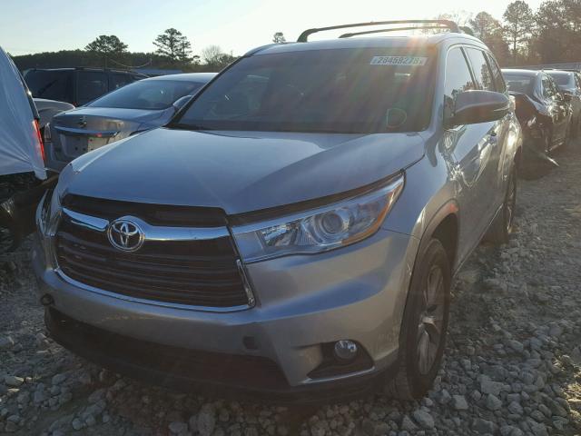 5TDKKRFH7FS088412 - 2015 TOYOTA HIGHLANDER SILVER photo 2