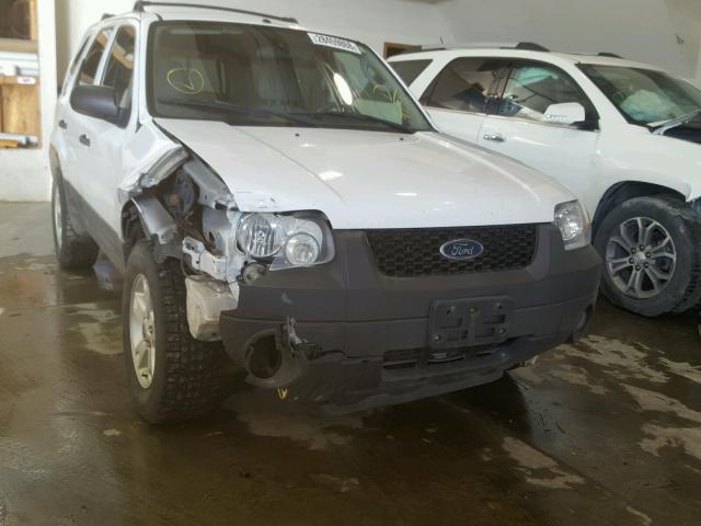 1FMCU93145KD84706 - 2005 FORD ESCAPE XLT WHITE photo 9