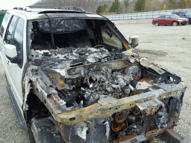 5LMFU28R63LJ22788 - 2003 LINCOLN NAVIGATOR WHITE photo 9