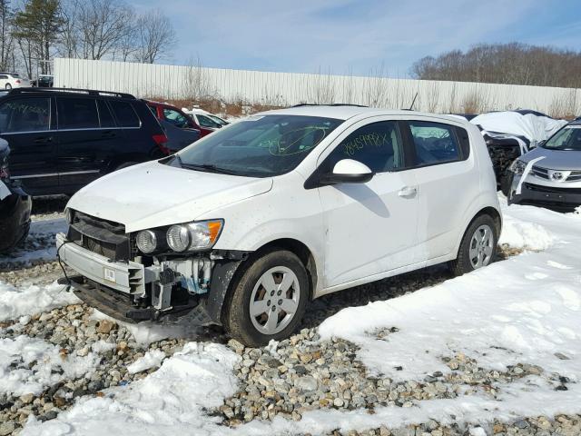 1G1JA6SH3F4120523 - 2015 CHEVROLET SONIC LS WHITE photo 2