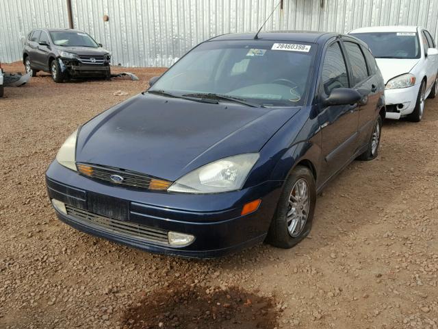 3FAFP37353R102802 - 2003 FORD FOCUS ZX5 BLUE photo 2