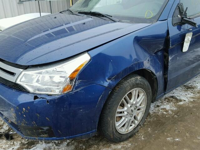 1FAHP35N99W192670 - 2009 FORD FOCUS SE BLUE photo 9