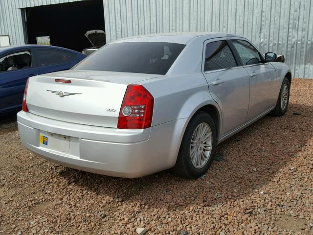 2C3KA43D89H508970 - 2009 CHRYSLER 300 LX SILVER photo 4