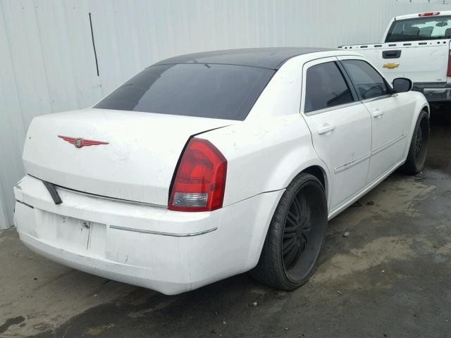 2C3KA53G06H398167 - 2006 CHRYSLER 300 TOURIN WHITE photo 4