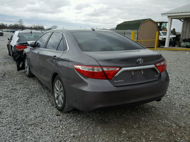 4T1BF1FKXFU903694 - 2015 TOYOTA CAMRY LE GRAY photo 3