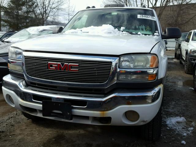 1GTHK23284F207597 - 2004 GMC SIERRA K25 WHITE photo 9