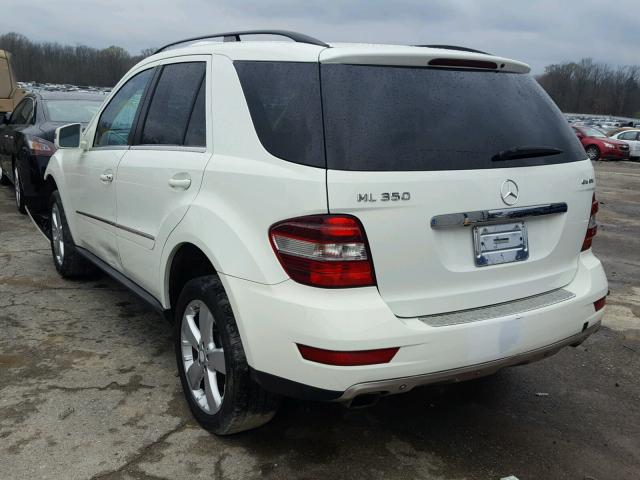 4JGBB8GB0BA687997 - 2011 MERCEDES-BENZ ML 350 4MA WHITE photo 3