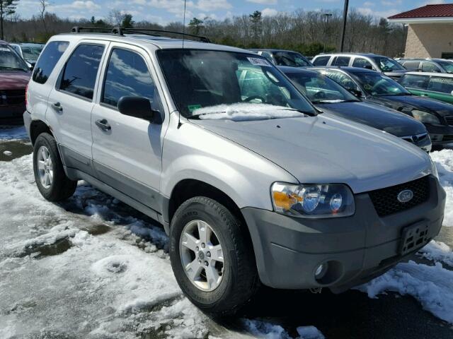 1FMYU93185KE07667 - 2005 FORD ESCAPE XLT GRAY photo 1