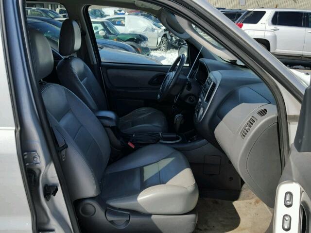 1FMYU93185KE07667 - 2005 FORD ESCAPE XLT GRAY photo 5