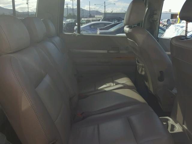 1A8HX58P09F701377 - 2009 CHRYSLER ASPEN LIMI SILVER photo 6