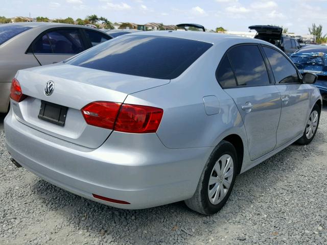 3VW2K7AJ5DM294854 - 2013 VOLKSWAGEN JETTA BASE Արծաթագույն լուսանկար 4