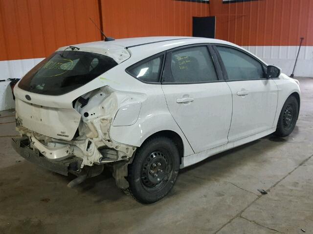 1FADP3K23FL377125 - 2015 FORD FOCUS SE WHITE photo 4