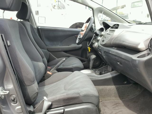 JHMGE88499S010600 - 2009 HONDA FIT SPORT GRAY photo 5