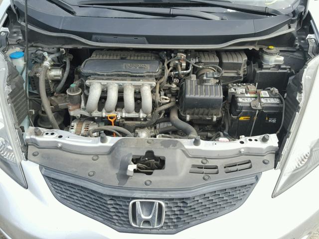 JHMGE8H31DC053337 - 2013 HONDA FIT SILVER photo 7