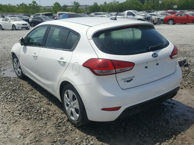 KNAFK5A87G5606380 - 2016 KIA FORTE LX WHITE photo 3