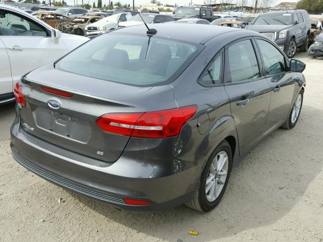 1FADP3F27GL269814 - 2016 FORD FOCUS SE GRAY photo 4