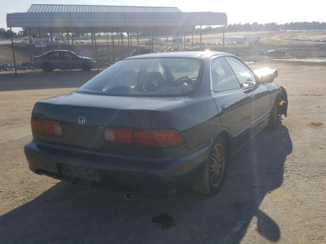 JH4DB7654WS006516 - 1998 ACURA INTEGRA LS GREEN photo 4