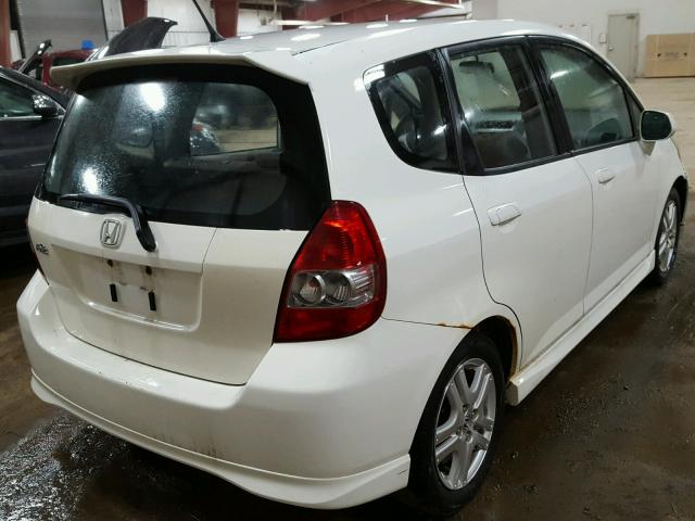 JHMGD38677S009871 - 2007 HONDA FIT S WHITE photo 4