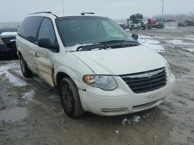 2C4GP44R05R519685 - 2005 CHRYSLER TOWN & COU WHITE photo 1