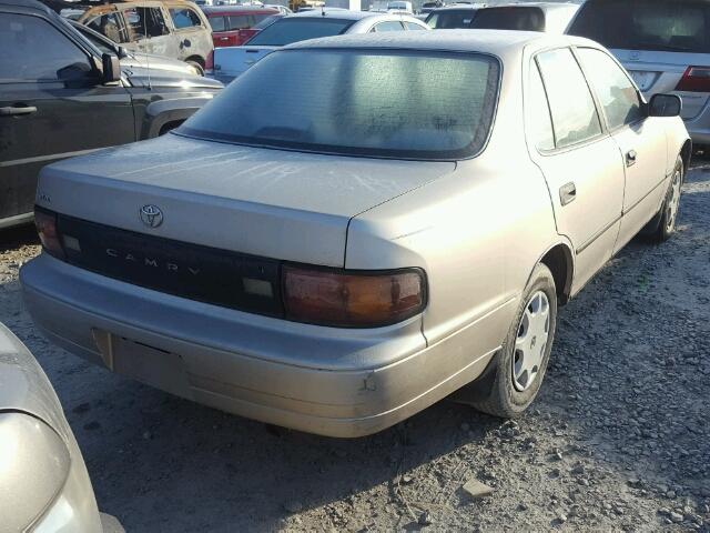 4T1SK11E7NU147933 - 1992 TOYOTA CAMRY DLX GOLD photo 4