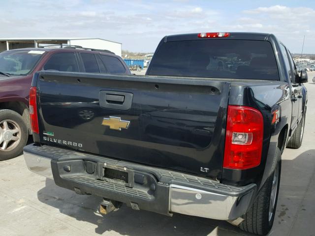 3GCRKSE33AG232735 - 2010 CHEVROLET SILVERADO BLACK photo 4