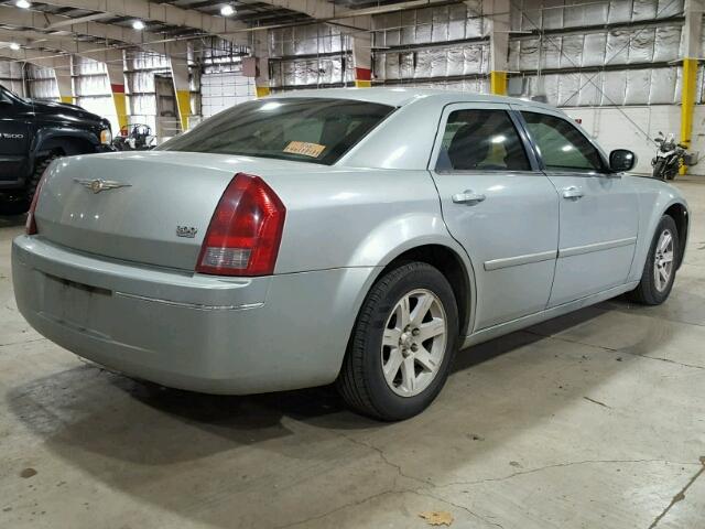 2C3KA53G56H382708 - 2006 CHRYSLER 300 TOURIN SILVER photo 4