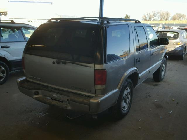 1GNDT13W32K168907 - 2002 CHEVROLET BLAZER SILVER photo 4