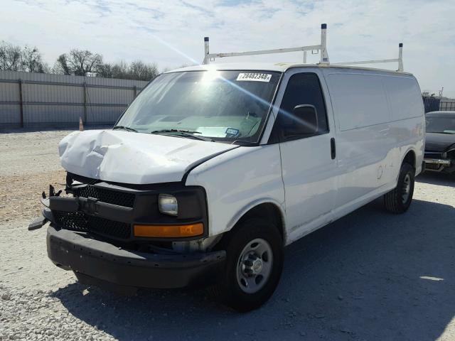 1GCWGGBA5C1162225 - 2012 CHEVROLET EXPRESS G2 WHITE photo 2