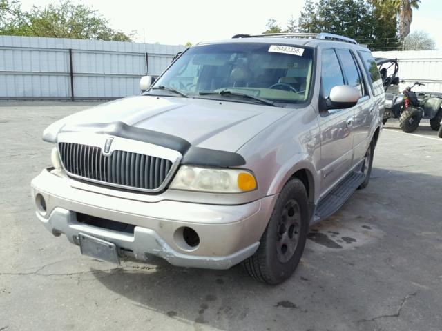 5LMEU27R01LJ22652 - 2001 LINCOLN NAVIGATOR TAN photo 2