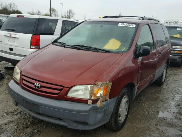 4T3ZF13C02U450814 - 2002 TOYOTA SIENNA LE RED photo 2