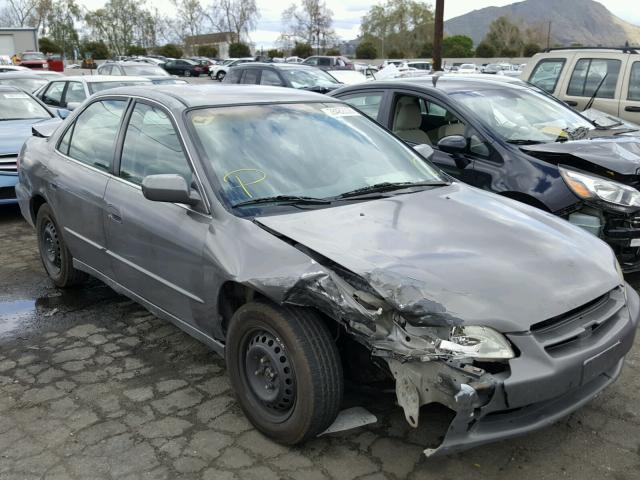 1HGCG564XWA148368 - 1998 HONDA ACCORD LX GRAY photo 1