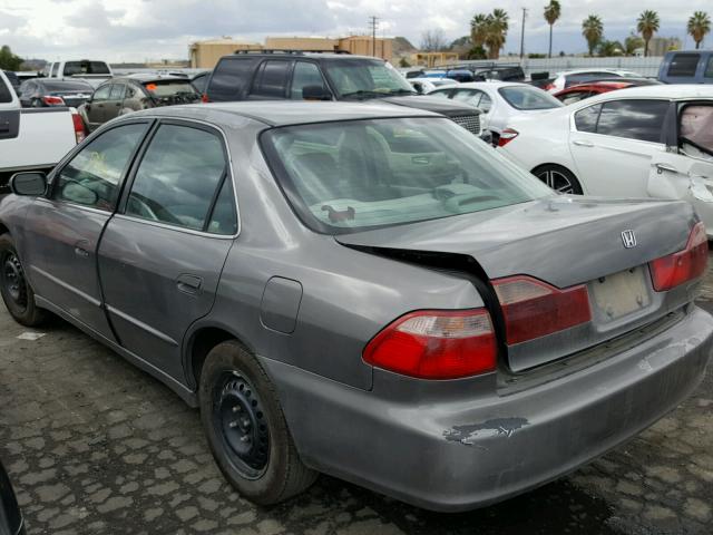 1HGCG564XWA148368 - 1998 HONDA ACCORD LX GRAY photo 3