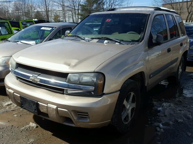 1GNDT13S242246027 - 2004 CHEVROLET TRAILBLAZE TAN photo 2