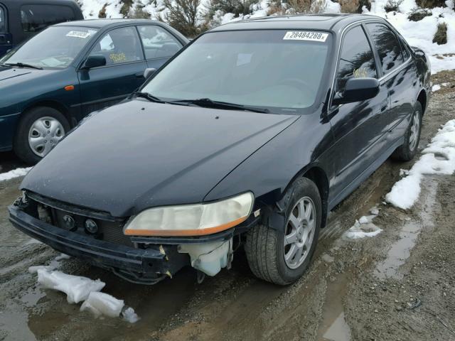 1HGCG56702A817834 - 2002 HONDA ACCORD SE BLACK photo 2