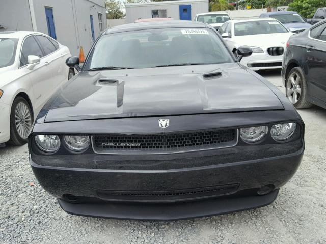 2C3CDYAG8CH259352 - 2012 DODGE CHALLENGER BLACK photo 9