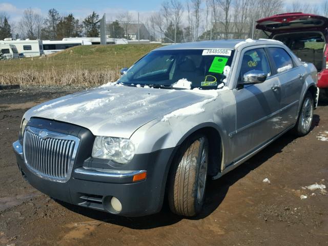 2C3AA63H55H668406 - 2005 CHRYSLER 300C SILVER photo 2