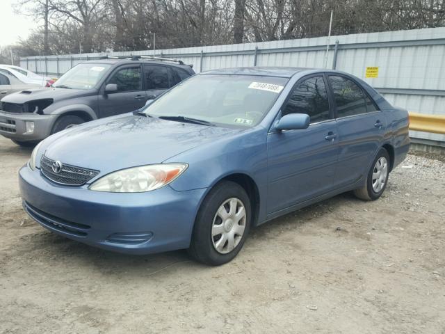 4T1BE30K02U569435 - 2002 TOYOTA CAMRY LE BLUE photo 2