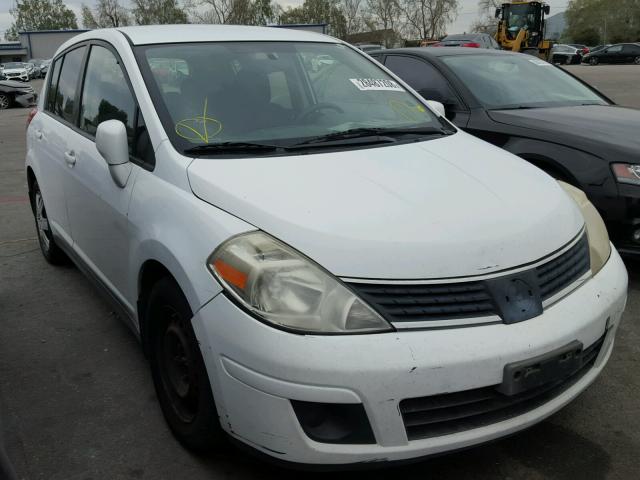 3N1BC13E87L381643 - 2007 NISSAN VERSA S WHITE photo 1