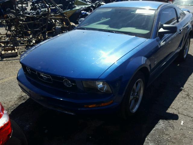 1ZVFT80N565246885 - 2006 FORD MUSTANG BLUE photo 2