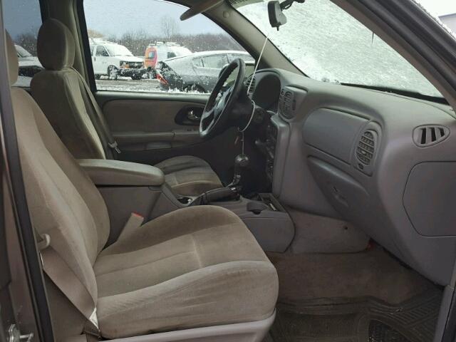 1GNDT13S062232792 - 2006 CHEVROLET TRAILBLAZE GRAY photo 5