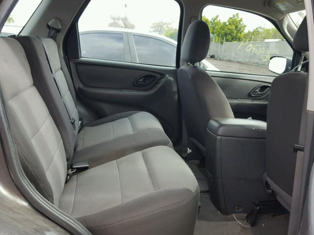 1FMYU02Z55DA26432 - 2005 FORD ESCAPE XLS GRAY photo 6