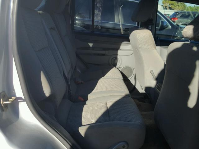 1J8HG48K96C225738 - 2006 JEEP COMMANDER SILVER photo 6