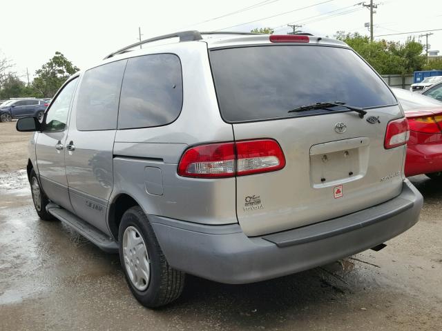 4T3ZF13C72U447439 - 2002 TOYOTA SIENNA LE SILVER photo 3