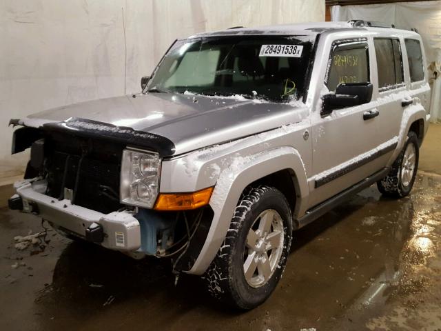 1J8HG48N96C232117 - 2006 JEEP COMMANDER SILVER photo 2