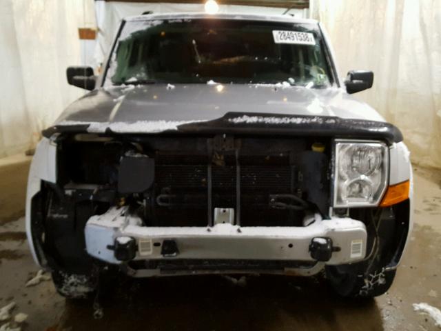 1J8HG48N96C232117 - 2006 JEEP COMMANDER SILVER photo 9